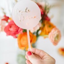 Geschenk für Mamas: Blumenstecker aus Acryl