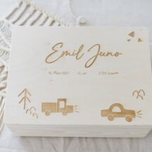 Geschenk zur Geburt: Erinnerungskiste mit persönlicher Gravur