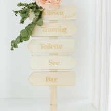 Holzpfeil Wegweiser Hochzeit