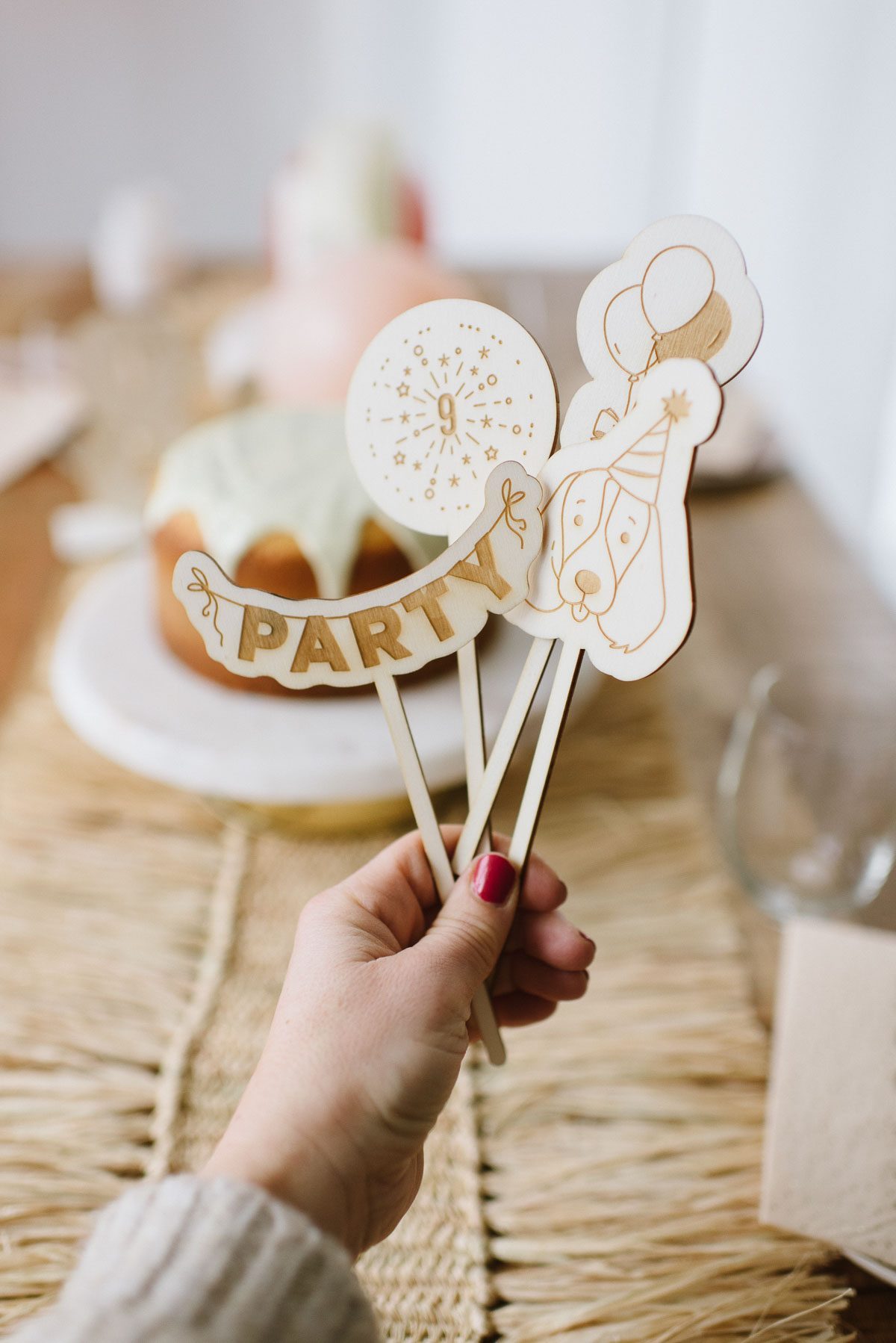 Gelaserte Cake Topper mit Hund zum 9. Geburtstag