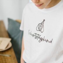 T-Shirt mit Aufschrift Geburtstagskind