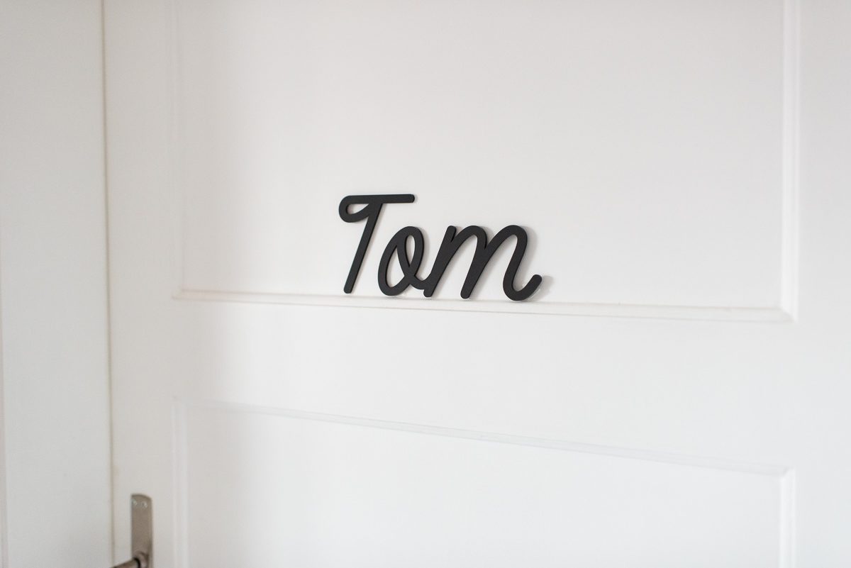 Buchstabe für Schriftzug ‘Tom’ aus Acryl