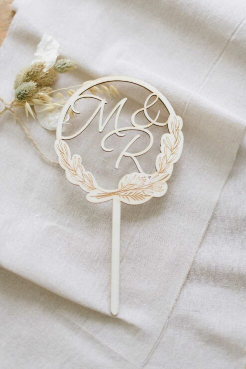 Cake Topper Blumenkranz mit Initialen