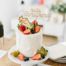 Torte mit Cake Topper zur Einschulung