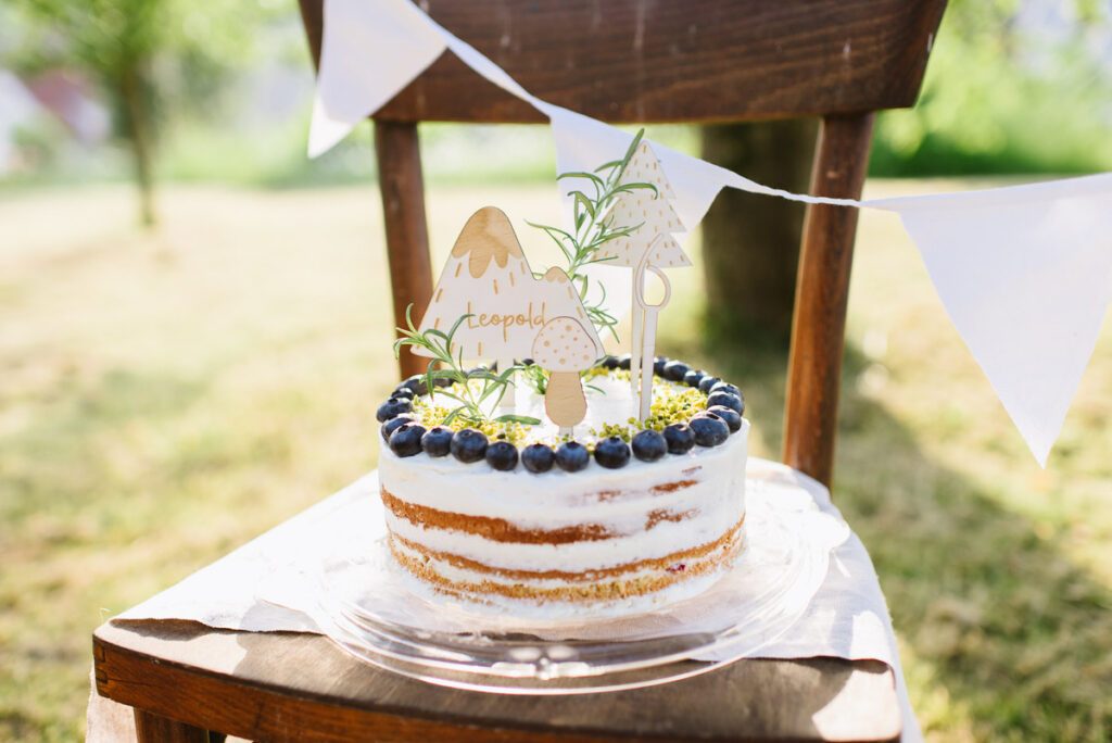 Kindergeburtstag für kleine Abenteurer: Deko, Cake Topper, Einladungskarten, Spiele, personalisierte Namensschilder... für die Kinderparty im Wald