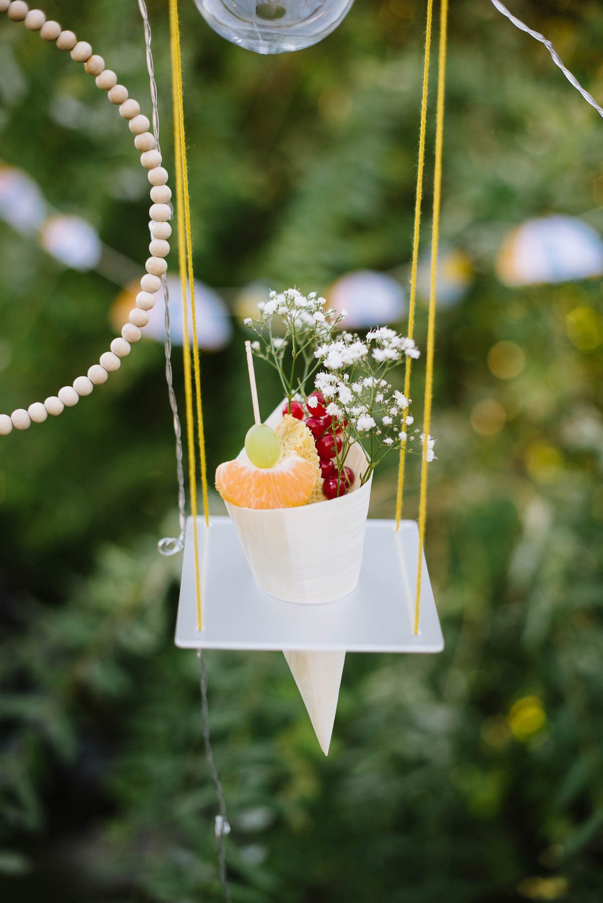 Zugreifen: Snackhörnchen mit frischen Obst