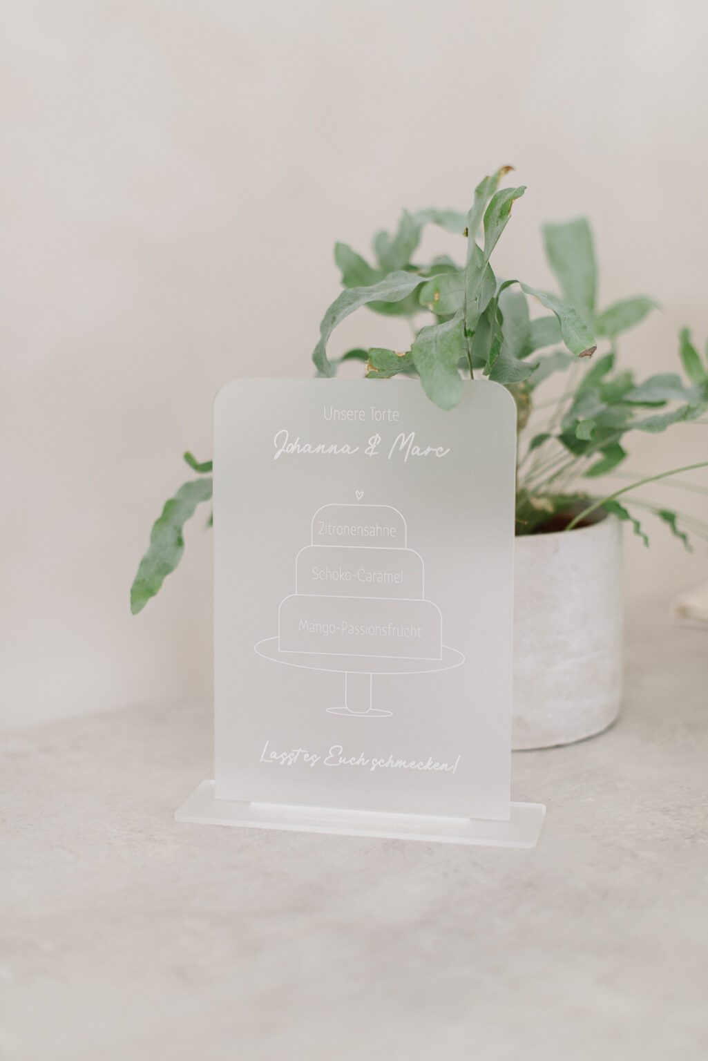 Schild für die Hochzeitstorte Fräulein K. Sagt Ja