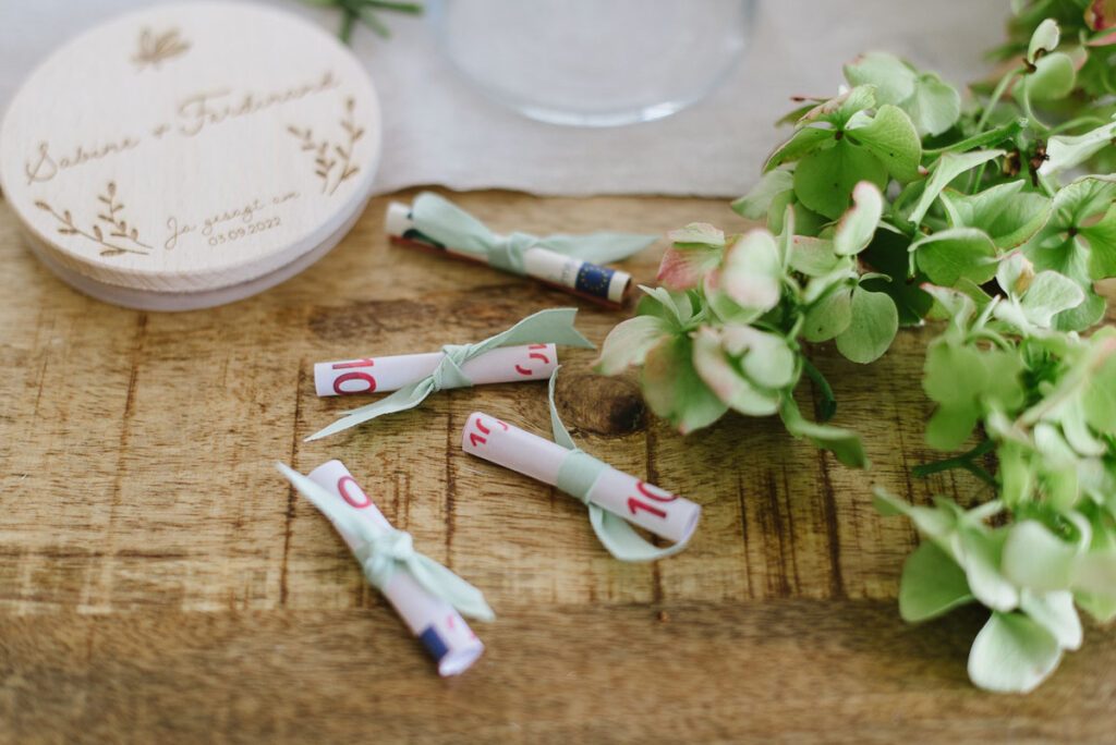 Geldgeschenke zur Hochzeit schön verpacken