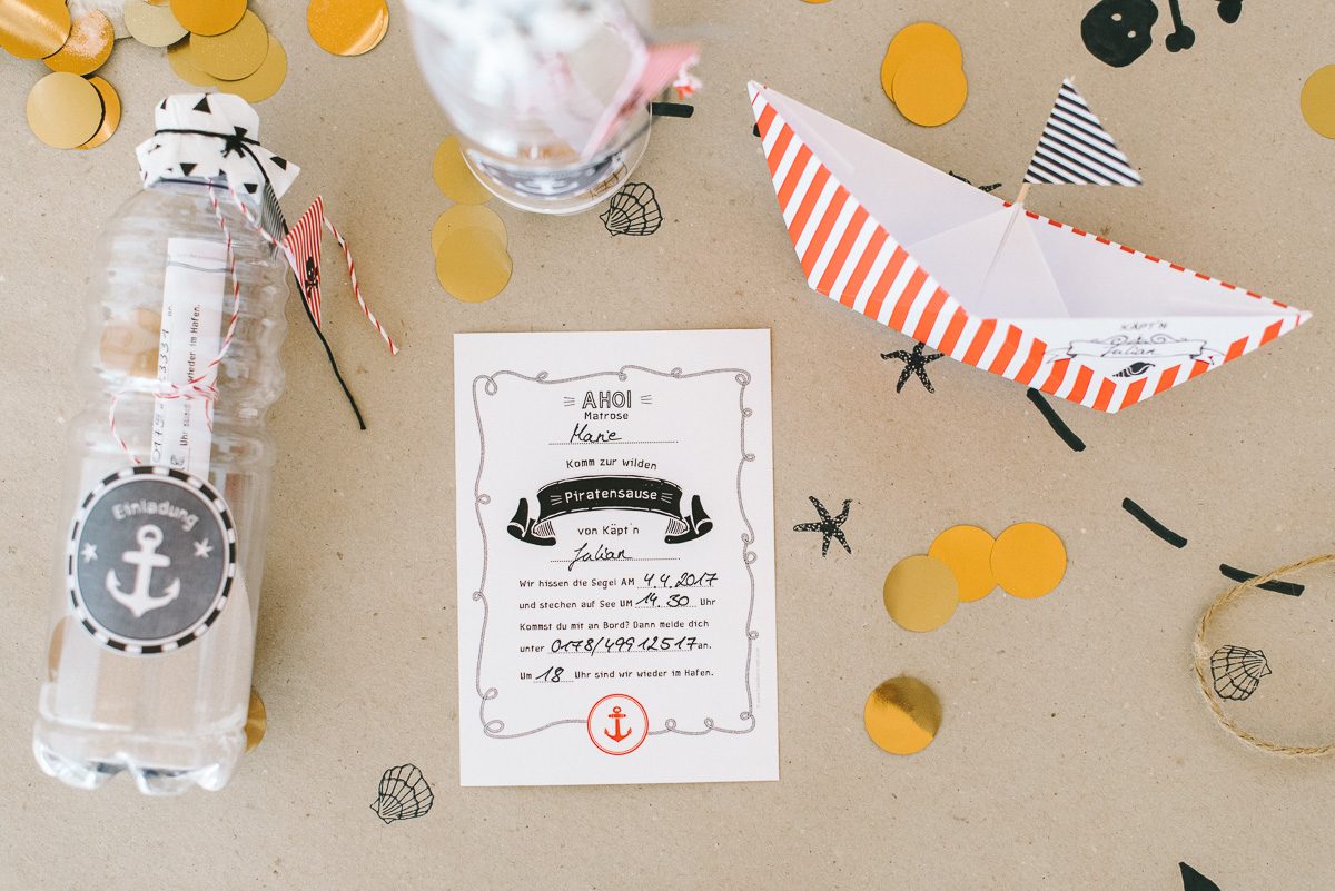 10 Einladungskarten ‘Pirat’ mit Einladungsaufklebern