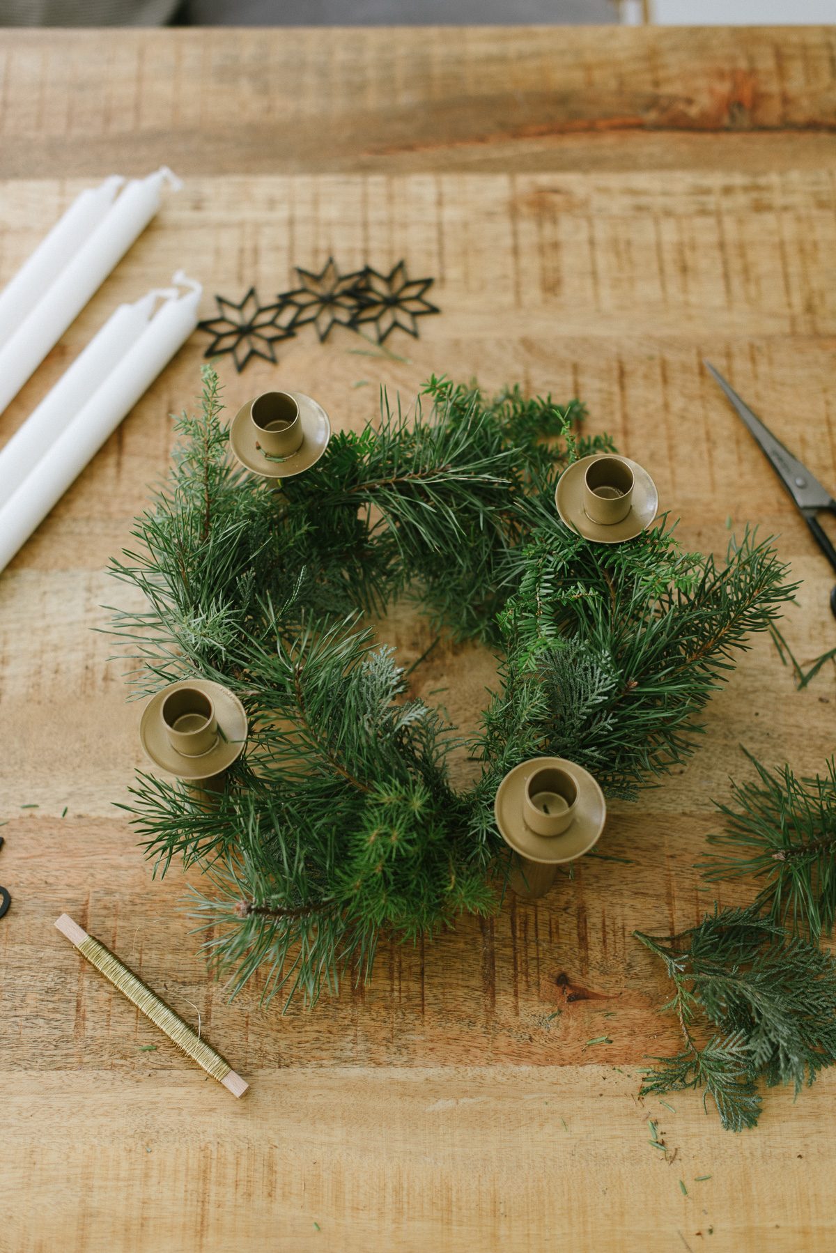 Günstige Adventskränze zum Selbermachen