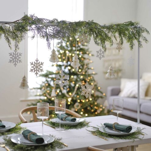 Schneeflocken und Tannenbaum