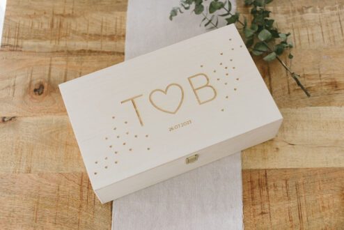 Holzbox groß Hochzeit Initialen Herz