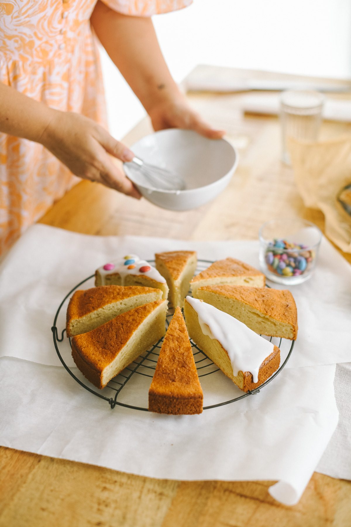 Schultüten Kuchen backen und dekorieren