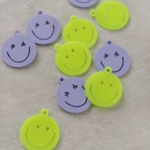 Anhänger Smiley flieder neon gelb