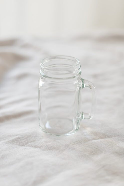 Glas mit Henkel für Eistee oder Limonade