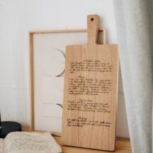 Schneidebrett mit Gravur eines alten Rezeptes