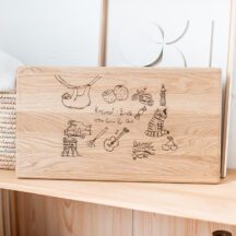 Hochwertiges Schneidebrett mit individueller Gravur einer Kinderzeichnung