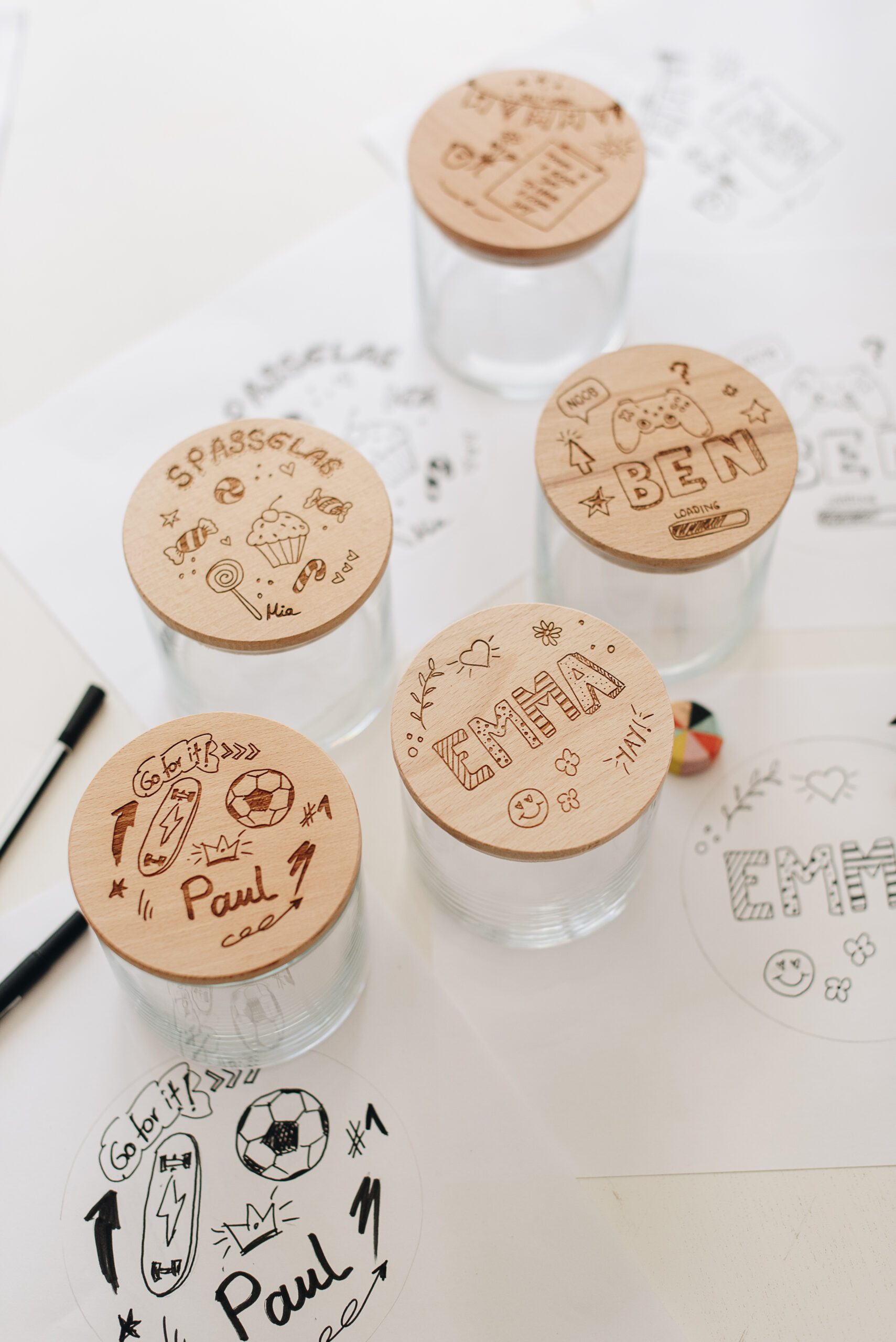 Kreativer Workshop zum Kindergeburtstag: Spaßglas selbst gestalten und gravieren 