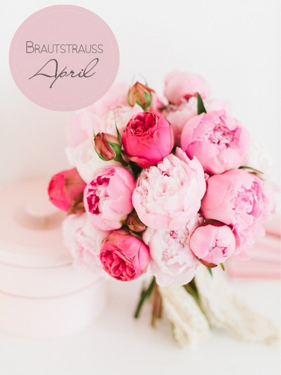 Brautstraußinspiration im April: üppig blühende und herrlich duftende Pfingstrosen, kombiniert mit ein paar schönen Freilandrosen.