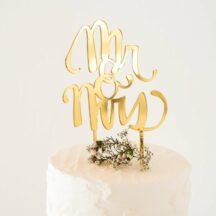 Goldener Mr & Mrs Cake Topper für die Hochzeitstorte