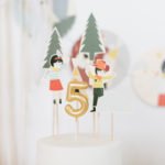 Kerze Zahl 5 auf Torte