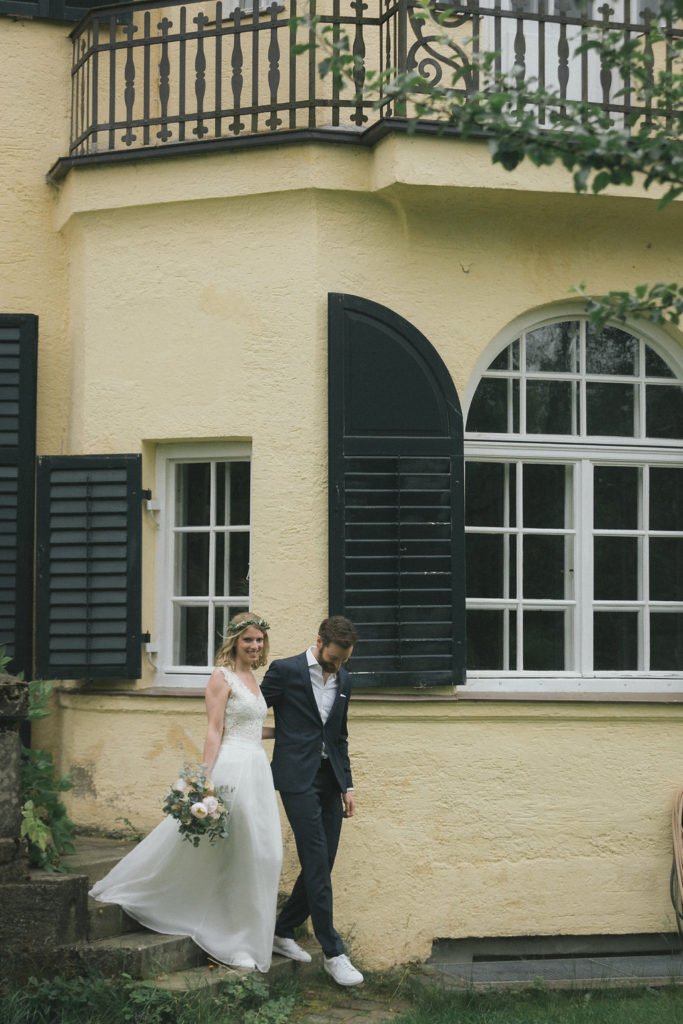 Rustikal natürliche Hochzeit auf Gut Sonnenhausen - Rosa und Till haben geheiratet und wir zeigen euch ihre Hochzeitsfeier im Münchner Umland