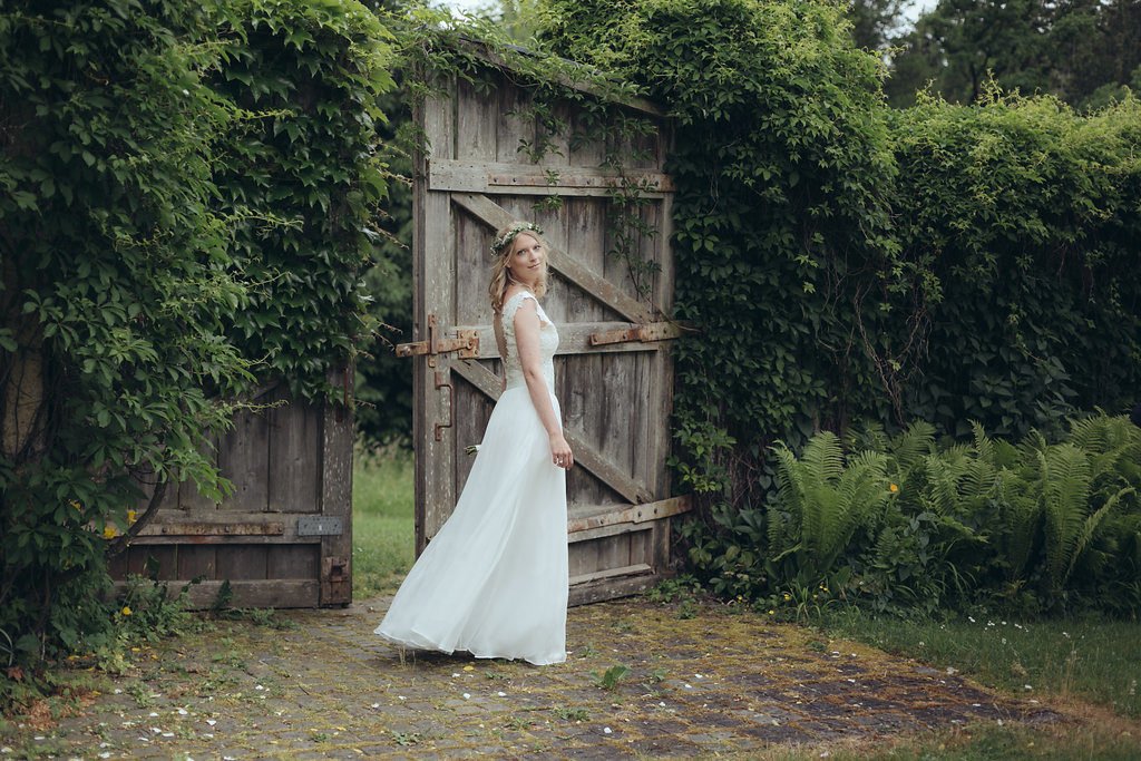 Rustikal natürliche Hochzeit auf Gut Sonnenhausen - Rosa und Till haben geheiratet und wir zeigen euch ihre Hochzeitsfeier im Münchner Umland