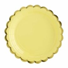 gelber Pappteller mit goldenem Muschelrand