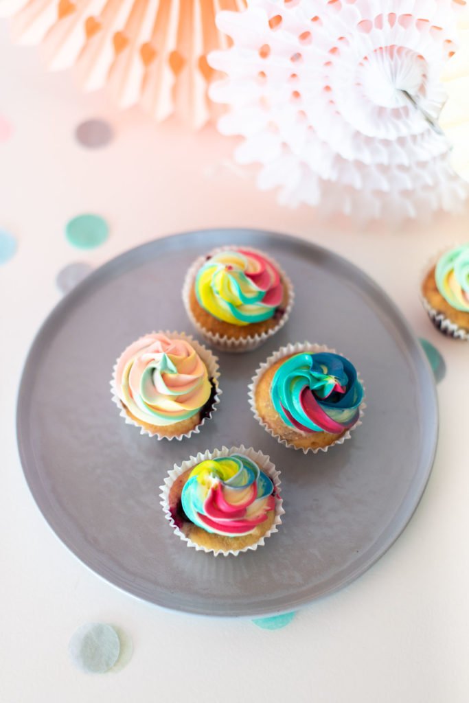 Regenbogen Cupcakes Kuchen