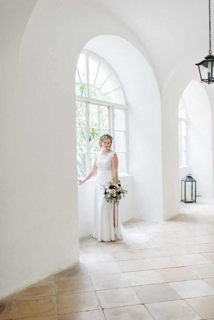 Portrait braut im Schloss