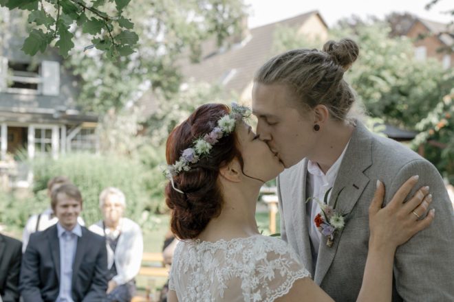 Zauberhafte DIY Gartenhochzeit im Boho Stil