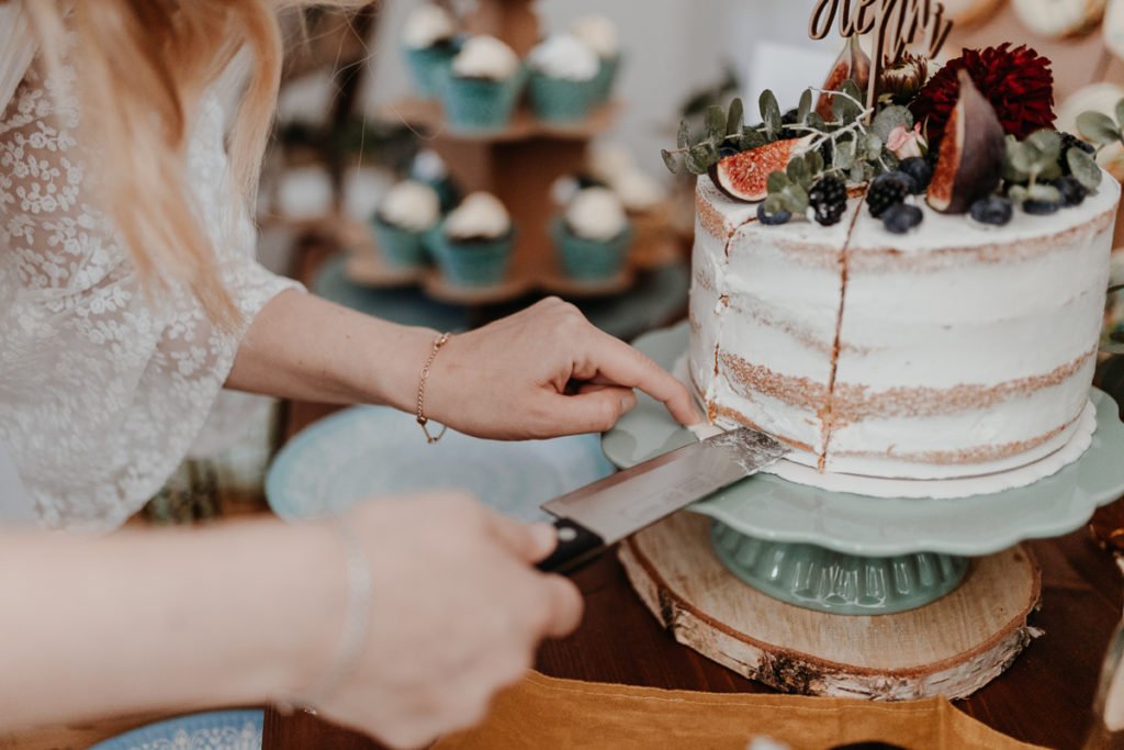 Torte anschneiden Babyparty Boho