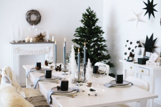 Tischdekoration Weihnachten weiß blau silber