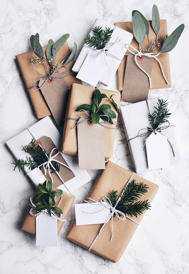 Geschenke mit Kraftpapier verpacken