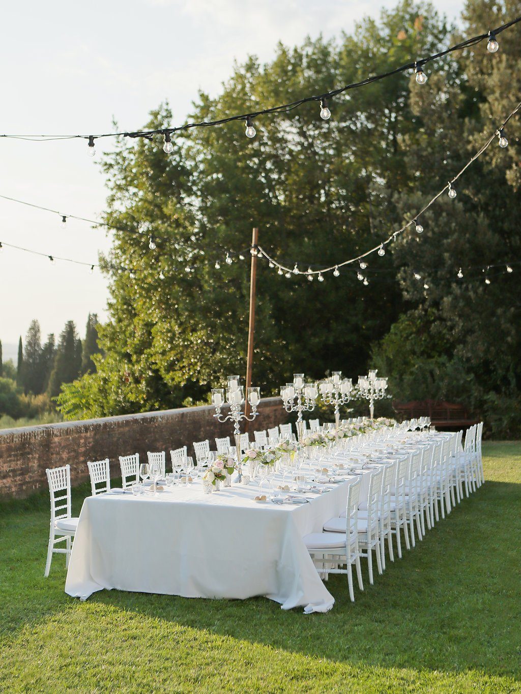 Hochzeit im Freien - 5 Tipps, die ihr bei der Planung eurer Sommerhochzeit im Garten beachten solltet: Terminplanung, Wetter-Tipps, ...